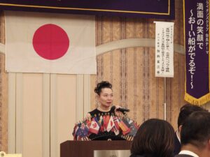 加納富江様